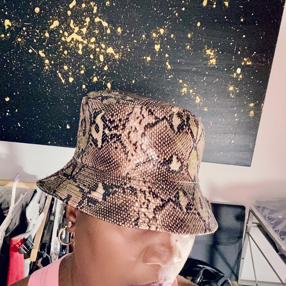 Bucket hat - Picture 2 of 2